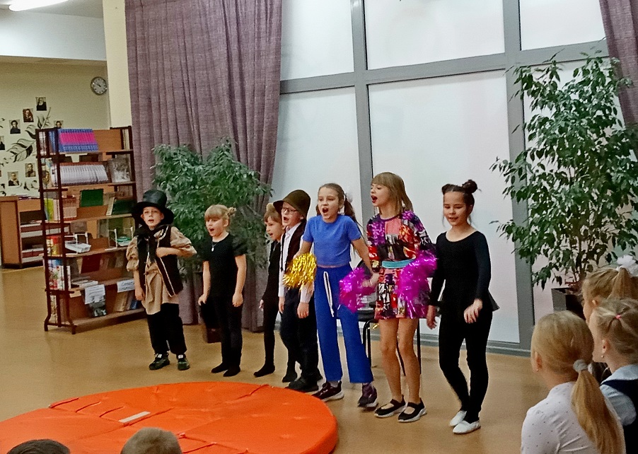 Студия «ГЛОБУС» встречает гостей «БИБЛИО-ТЕАТРА».